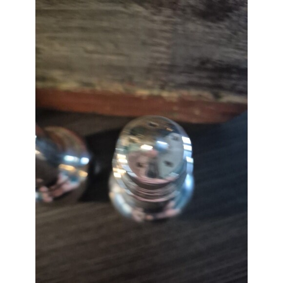 Vintage International Silverplate Salt & Pepper Shakers with Resistant Lining 4" - Picture 5 of 8